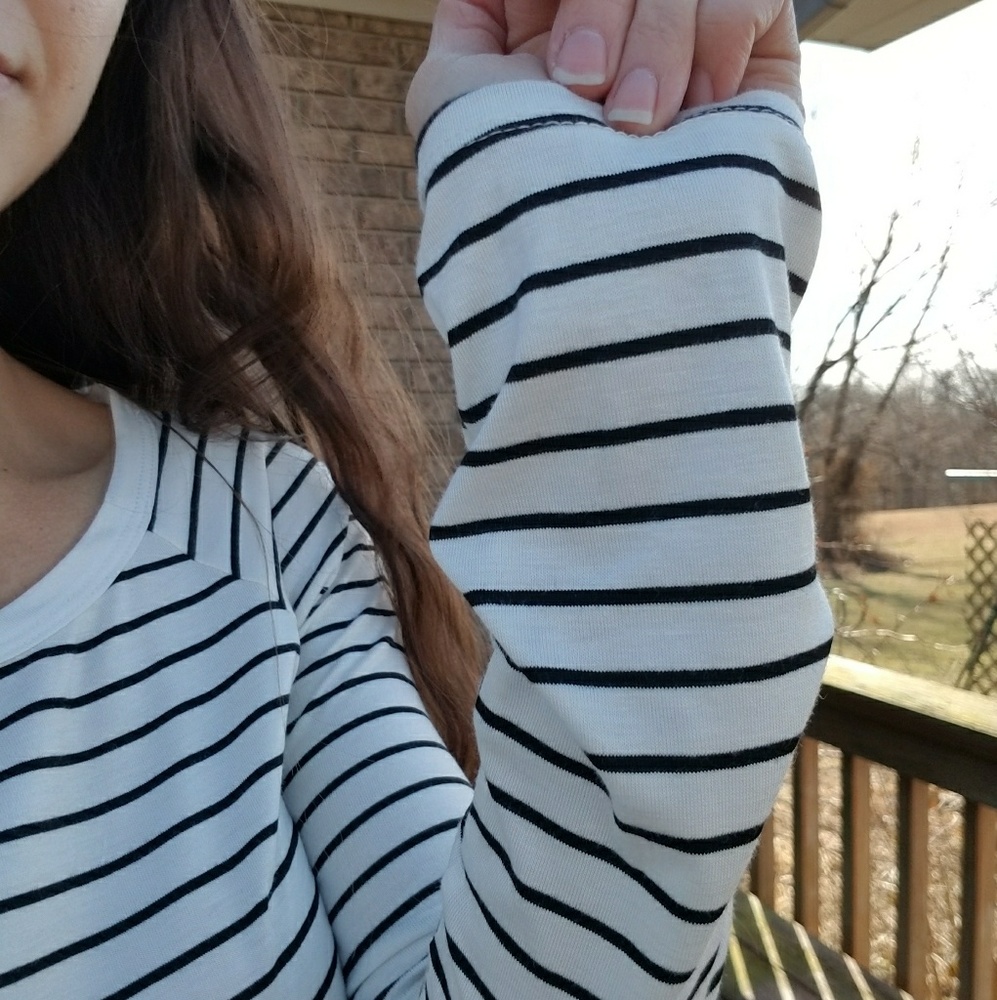 ▫️LAST ▫️The Basic Striped Tee - Picture 6 of 7